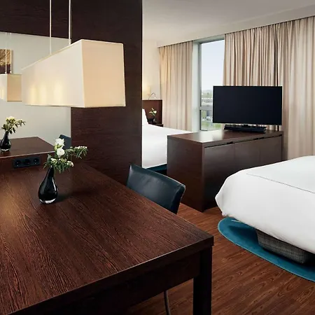Hotel Park Plaza Amsterdam Airport 4*