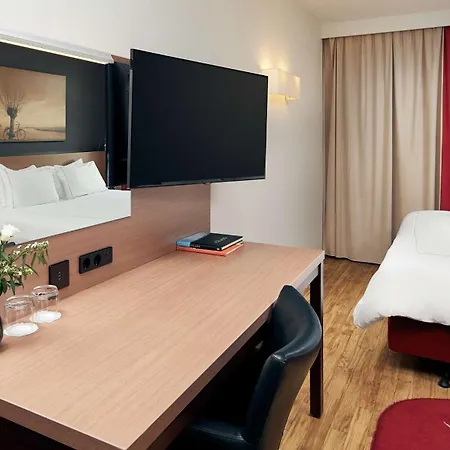 Park Plaza Amsterdam Airport 4*