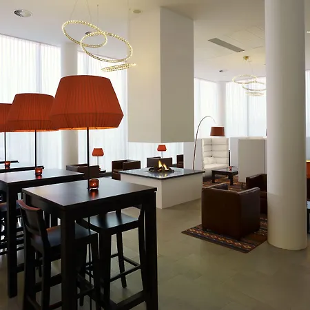 Park Plaza Amsterdam Airport 4*