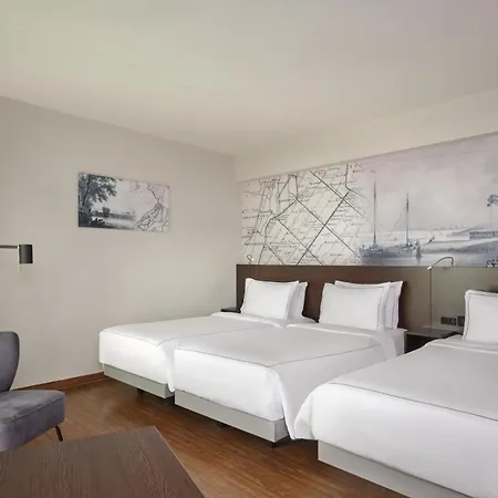 Park Plaza Amsterdam Airport Hotel 4*