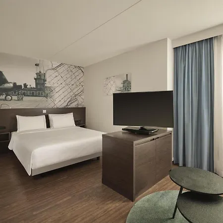 Park Plaza Amsterdam Airport 4*