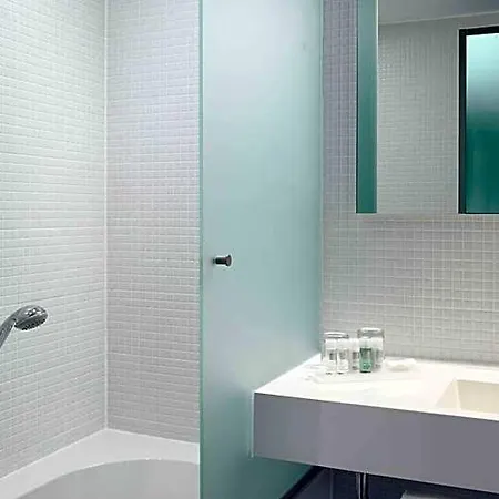 Park Plaza Amsterdam Airport 4*
