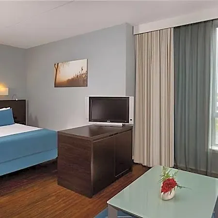 Park Plaza Amsterdam Airport 4*