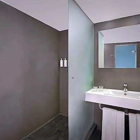 Park Plaza Amsterdam Airport 4*