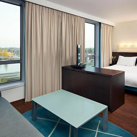 Hotel Park Plaza Amsterdam Airport 4*