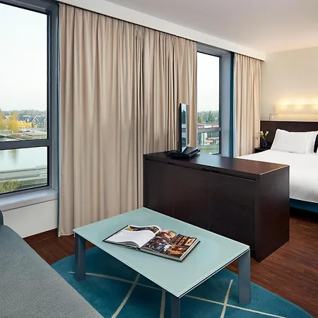 Park Plaza Amsterdam Airport 4*