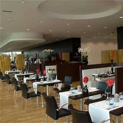 Hotel Park Plaza Amsterdam Airport 4*