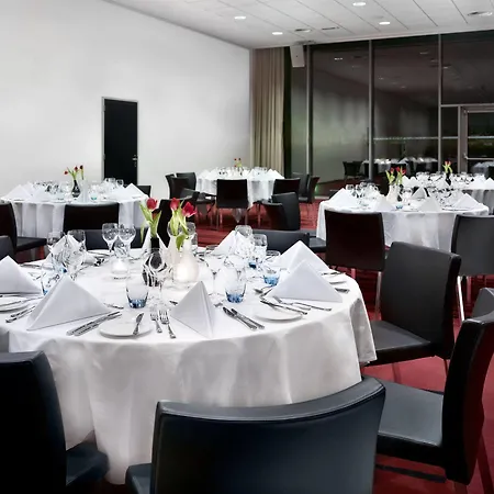 Park Plaza Amsterdam Airport Szálloda 4*