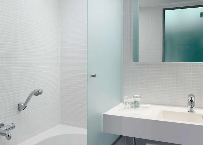 Park Plaza Amsterdam Airport Hotel 4*