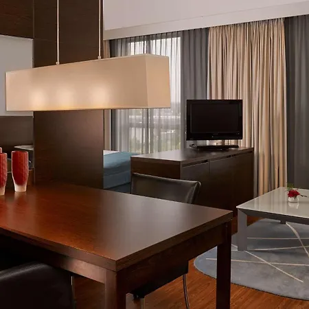 Отель Park Plaza Amsterdam Airport Лейнден