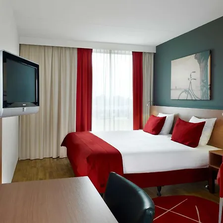 Park Plaza Amsterdam Airport 4*