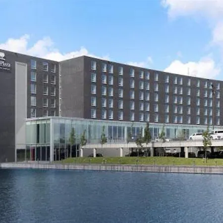 Отель Park Plaza Amsterdam Airport