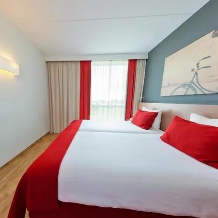 Отель Park Plaza Amsterdam Airport