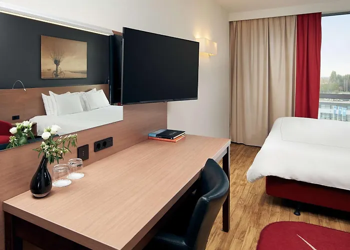 Park Plaza Amsterdam Airport 4*